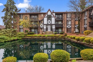 13616 Royal Ct Unit 211, Crestwood, IL 60445