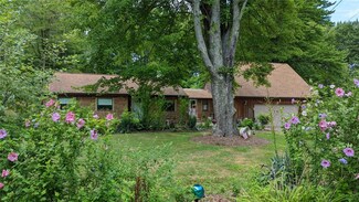 1050 Gunton Dr, Fairview, PA 16415