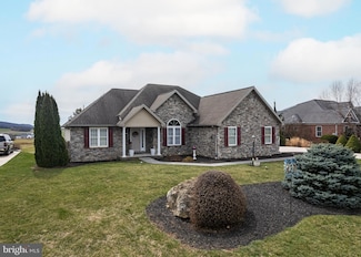 6716 Saint Annes Dr, Fayetteville, PA 17222