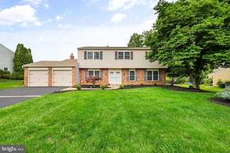 81 Kingsclere Dr, Southampton, PA 18966