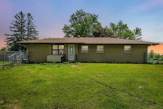 3620 Curwen Ln, Hazel Green, WI 53811