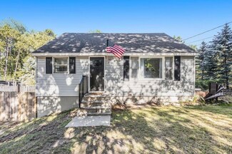 15048 David Ave, Grand Haven, MI 49417
