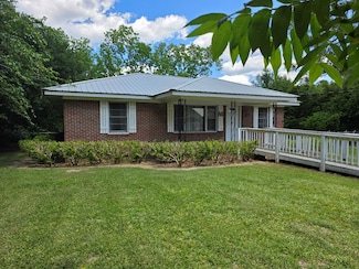 105 Gaff Ave, Fitzgerald, GA 31750