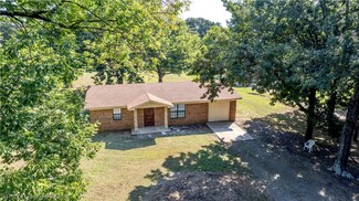 607 Suzanne St, Muldrow, OK 74948