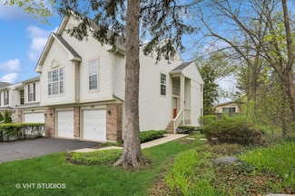 2602 S Embers Ln, Arlington Heights, IL 60005