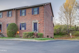 38 Oak Leaf Cir, Johnson City, TN 37601