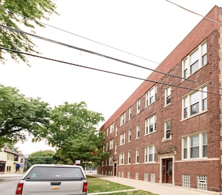 1154 W Barry Ave Unit 1, Chicago, IL 60657
