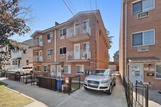 43-32 160th St, Flushing, NY 11358