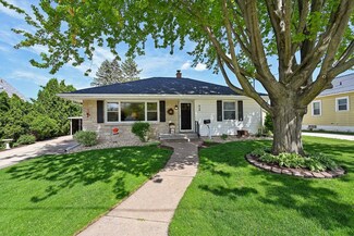 218 S Main St, Oregon, WI 53575