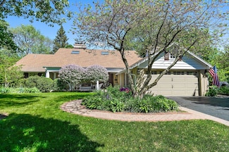 301 Country Club Place, Geneva, IL 60134