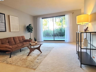 2 Admiral Dr Unit 280, Emeryville, CA 94608