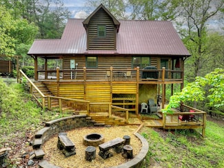 294 Oakwood Trail, Mineral Bluff, GA 30559