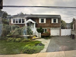 104 Clark Ave, Massapequa, NY 11758
