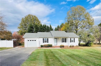 139 Vance St, Dobson, NC 27017