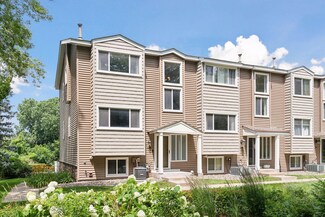 400 Pondridge Cir, Wayzata, MN 55391