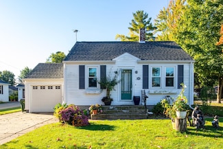 102 E Cameron St, New London, WI 54961