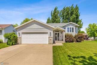 3337 45th Ave S, Fargo, ND 58104