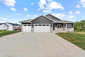2416 Kestrel Dr SE, Cedar Rapids, IA 52403