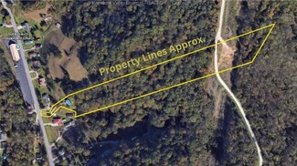 141 Cross Lanes Dr, Nitro, WV 25143