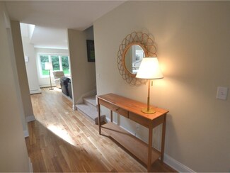 137 Covington Ln, Shelburne, VT 05482