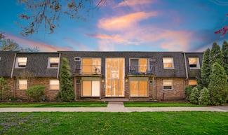 10214 S 84th Terrace Unit 109, Palos Hills, IL 60465