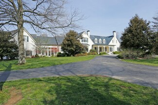 1893 Muir Station Rd, Lexington, KY 40516