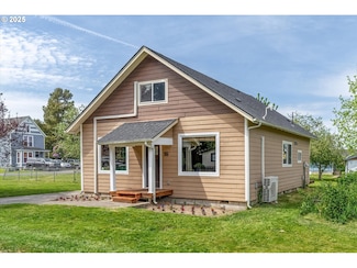 56 Shear St SW, Castle Rock, WA 98611