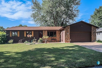 5813 W 32nd St, Sioux Falls, SD 57106