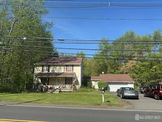 73 Deans Ln, Monmouth Junction, NJ 08852