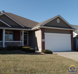 1117 SW Red Oaks Ct, Topeka, KS 66615