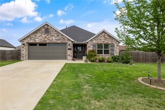 436 Concho St, Farmington, AR 72730