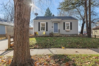 2907 Des Moines St, Des Moines, IA 50317