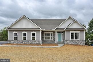 111 Starlight Ln, Lebanon, PA 17046