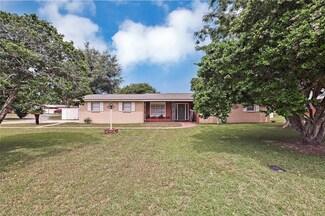 5942 13th St, Zephyrhills, FL 33542