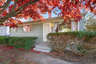 116 Indigo St, Mystic, CT 06355