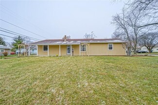 16 Parkview Dr, Whiteland, IN 46184