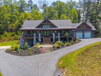 275 Rivers Whisper Ln, Franklin, NC 28734