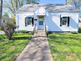 439 Fair Ave, Flora, IL 62839