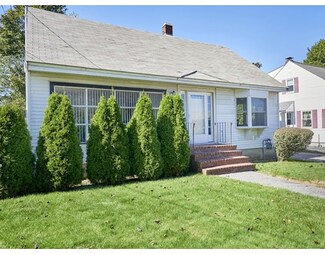 11 Halsey St, Lawrence, MA 01843