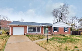 8637 Mayflower Ct, Saint Louis, MO 63132