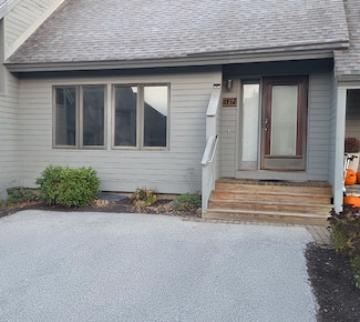5 Tsienneto Rd Unit 127, Derry, NH 03038