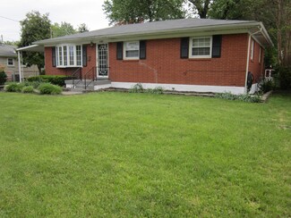 2302 Garrs Ln, Louisville, KY 40216