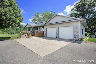 3512 14th St, Wayland, MI 49348