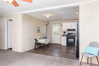 6 A St, Seabrook, NH 03874