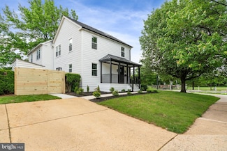 3838 13th St N, Arlington, VA 22201