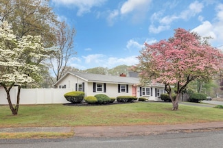 25 Nicholas Rd, Braintree, MA 02184