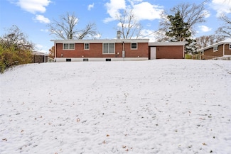2327 Fair Acres Rd, Saint Louis, MO 63136