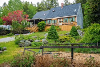 13 Rand Rd, Southport, ME 04576