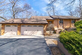 1249 Carlson Lake Ln, Saint Paul, MN 55123