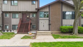 675 Circle Dr Unit 2, Roselle, IL 60172